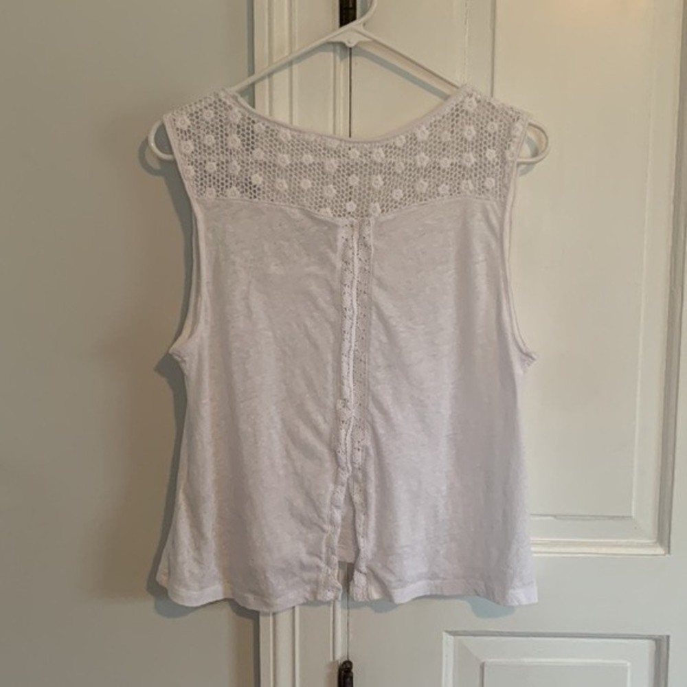 Abercrombie & Fitch Lace Tank Top with Open Lower Back in White XS - Picture 4 of 9